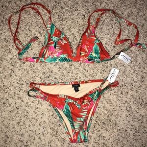New tropical bikini 🌺🌴